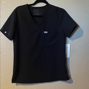 Figs Women's Black V-Neck Scrub Top